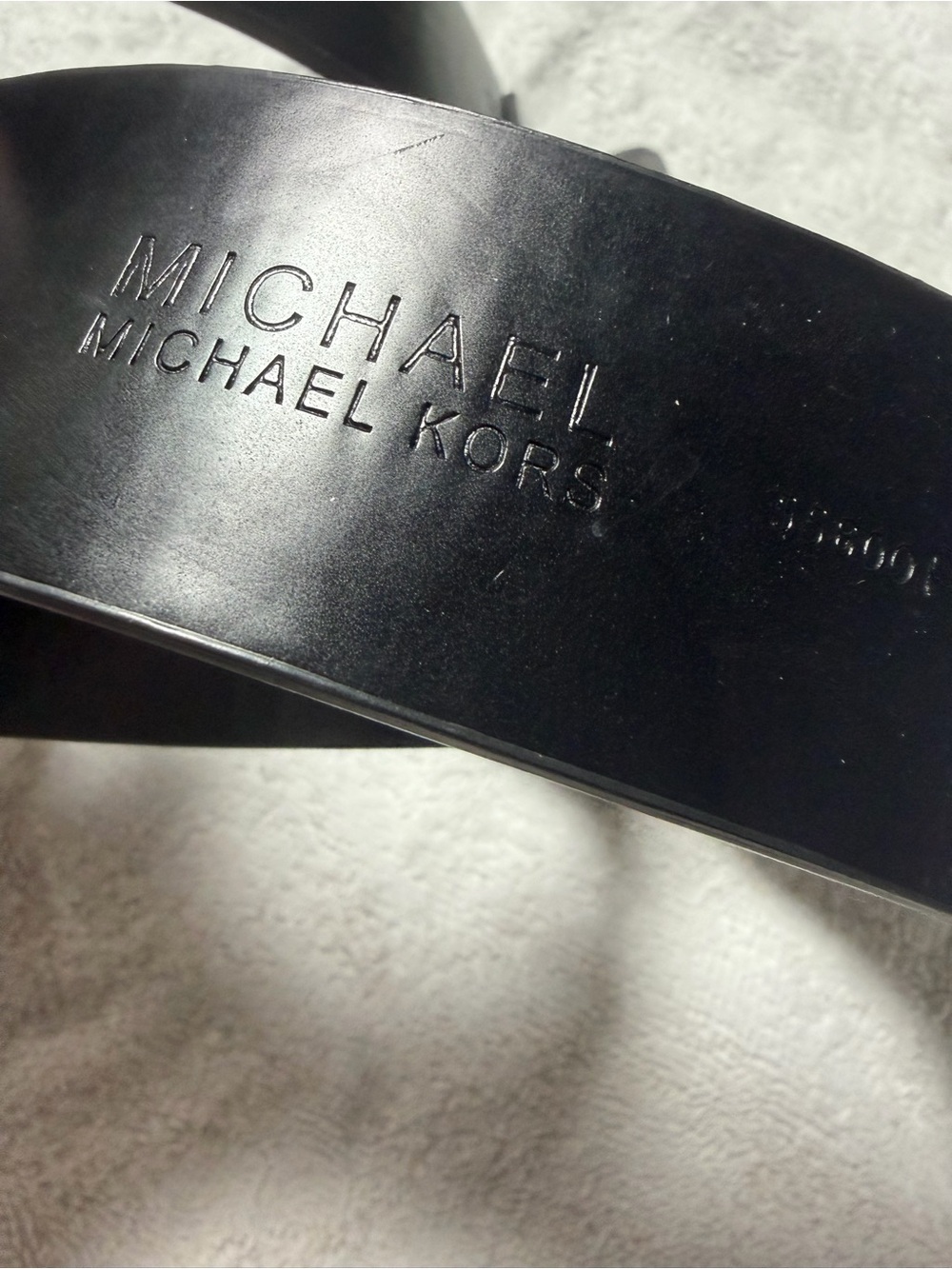 Michael Kors Black Faux Leather Women’s Belt with Silver Buckle M - Picture 5 of 7